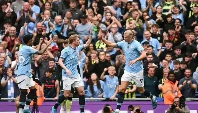 开云下载-哈兰德与80激战快船分钟，险胜胜负难料！，Ming焦点对战比赛高潮迭起(哈兰德即将转会皇马)